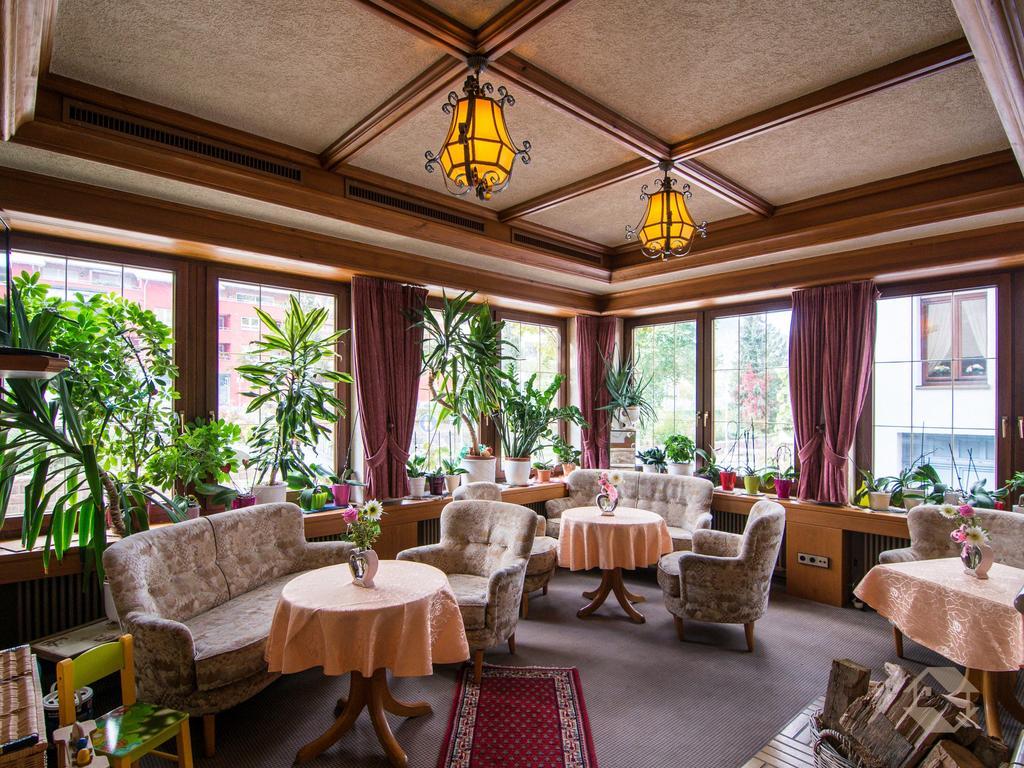 Hotel Restaurant Alte Linde Bad Wildbad Exterior foto